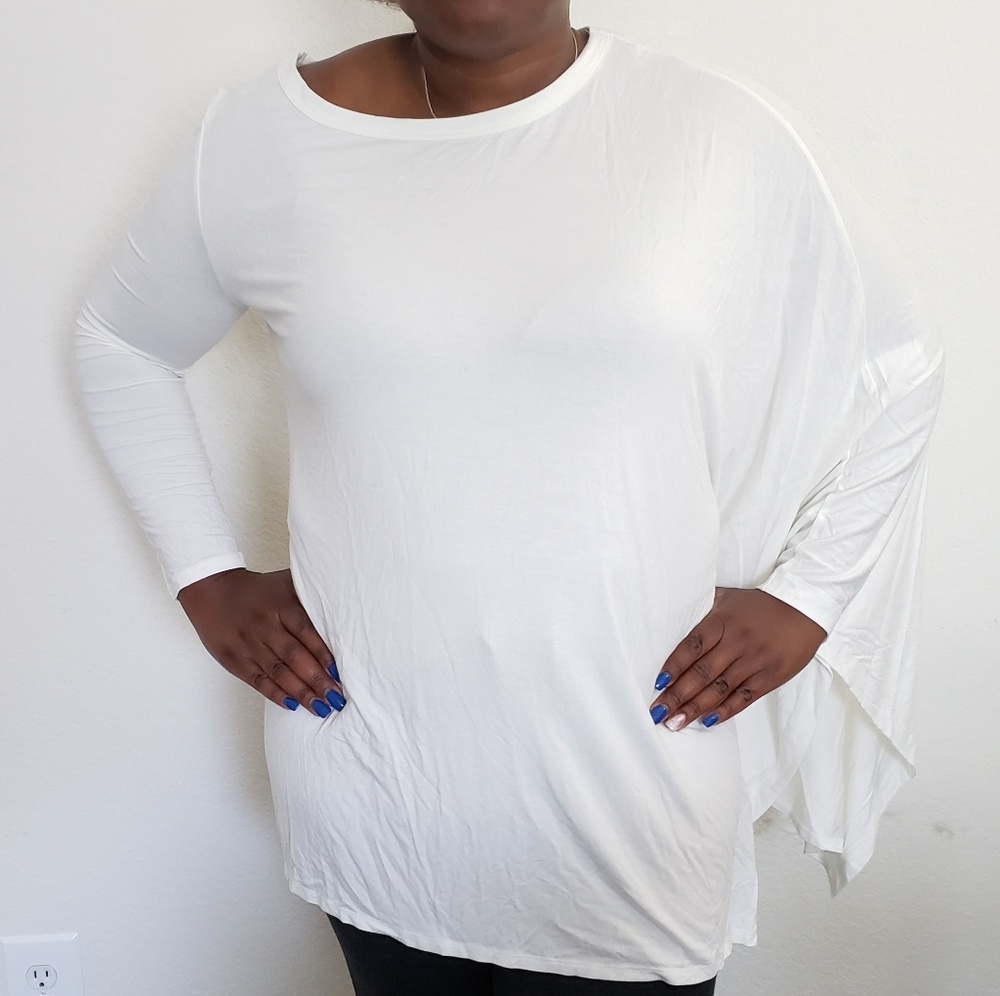 🎉🎊HP🎉🎊White Draped Top